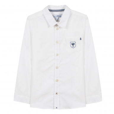 photographe-naissance-paris-chemise-blanche-ecusson-tc-junior